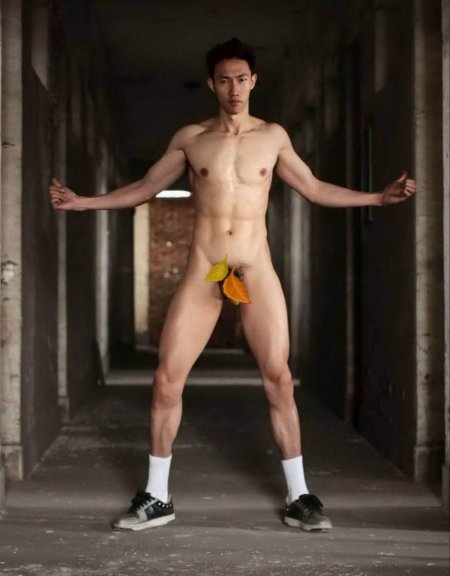 Naked Asian men