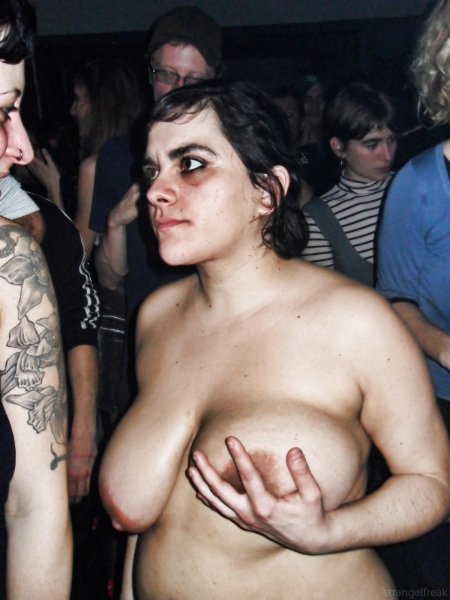 Poom boobs