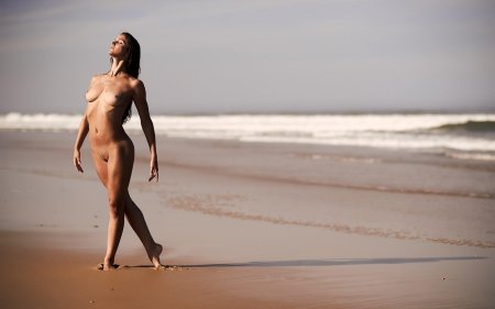Photo shoots in the style of nu on beach