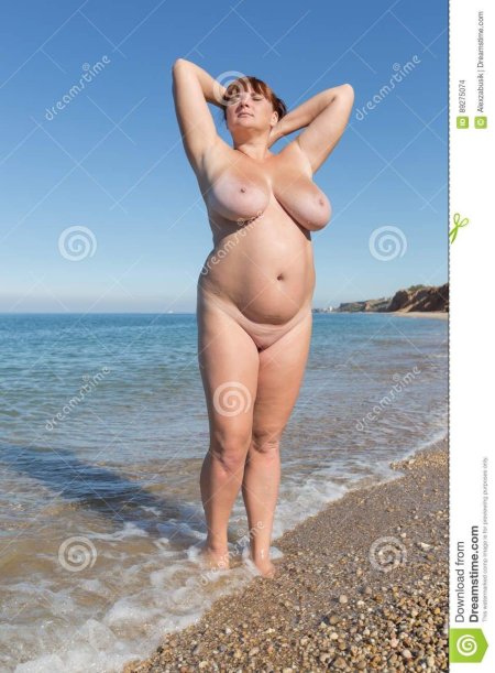 Full naked women at sea