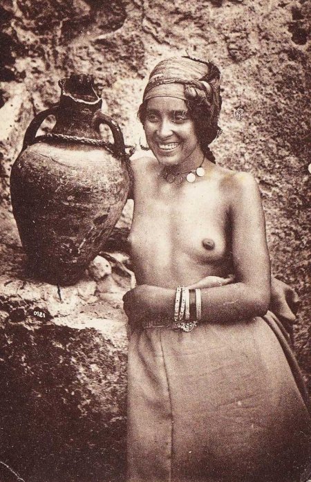 Naked Eskimo women