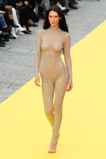 Bella Hadid exposed her chest