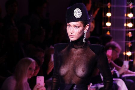 Model Bella Hadid Naked