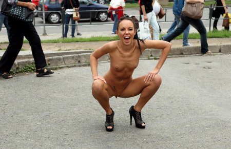Demonstration of the vagina in public
