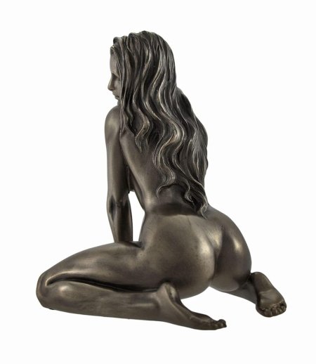 Figureets of naked women