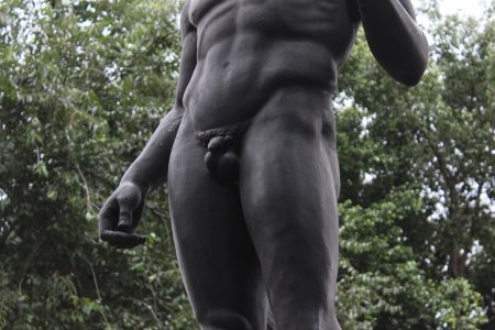 Kevin Obregagon statue