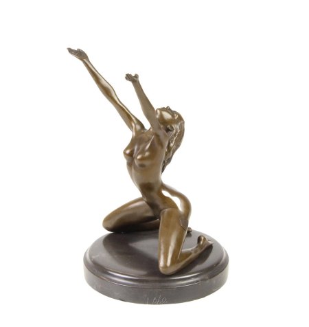 Figurines nude