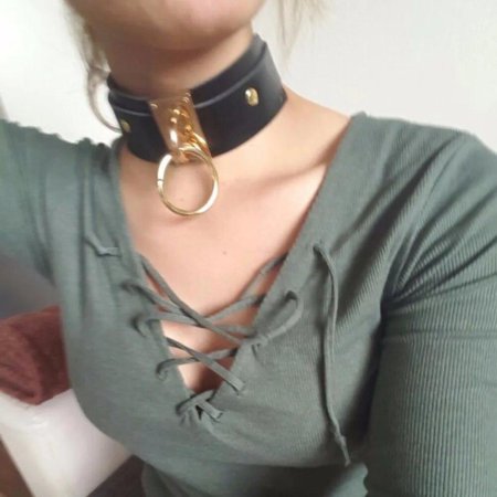 A collar on the neck for girls