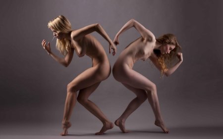 Poses for an erotic photo shoot