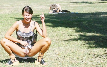 Benching girls without panties