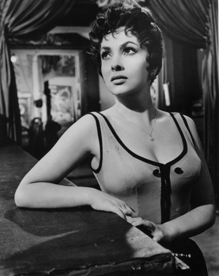 Gina Lollobrida Cathedral of the Parisian Mother Lollubrije