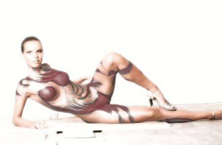 Bodiart with extended legs