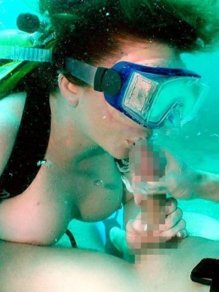 Big boobs under water
