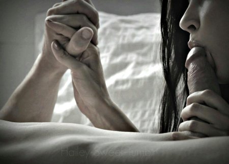 Women dissolve her hands Ero