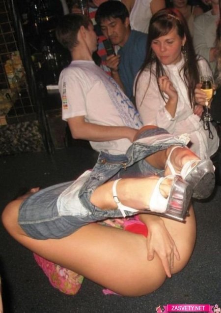 Drunk girls without panties
