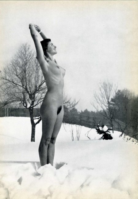 Girls bathe naked retro