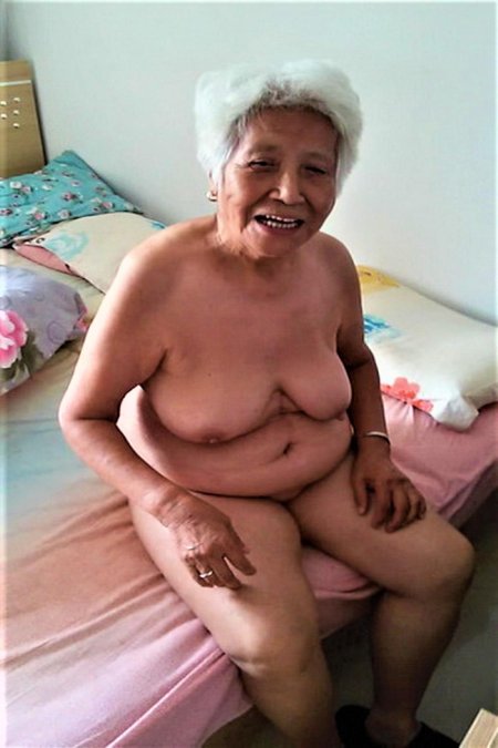 Naked Chinese old women