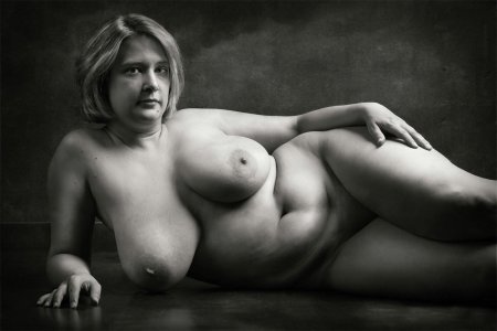 Sofia Adams plus saz nude