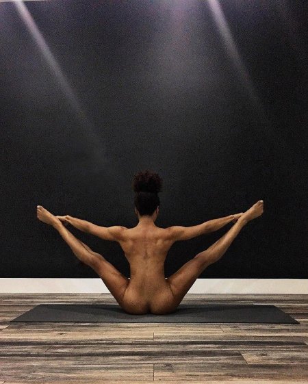 Jamie Marie Naked Yoga