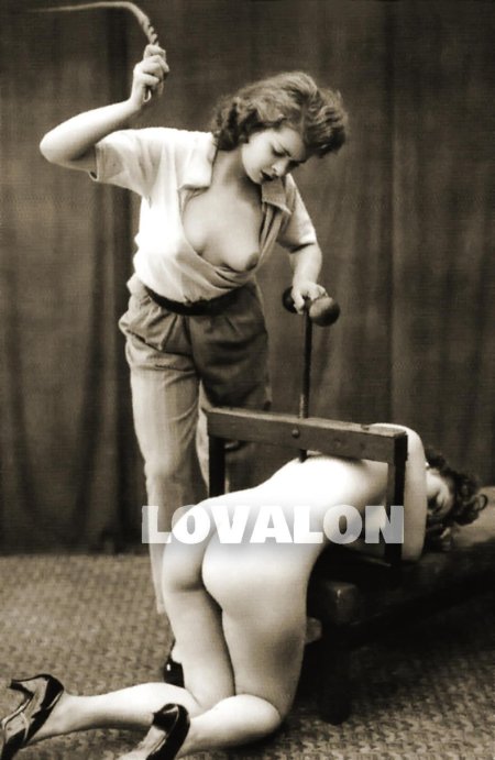 Retro women execution
