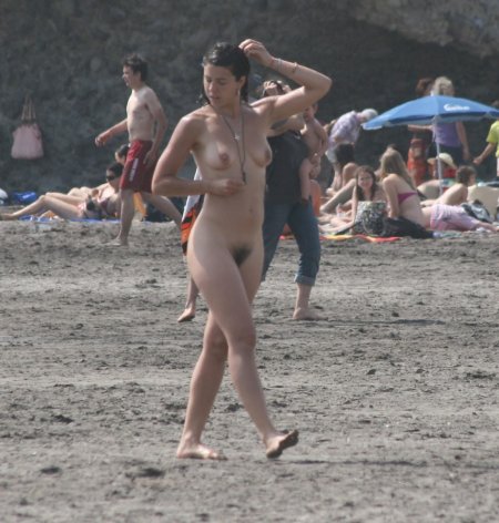 Girls topless in Spain