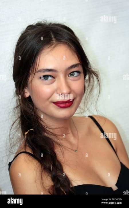 Neslikhan Atagul Mashi Blacks