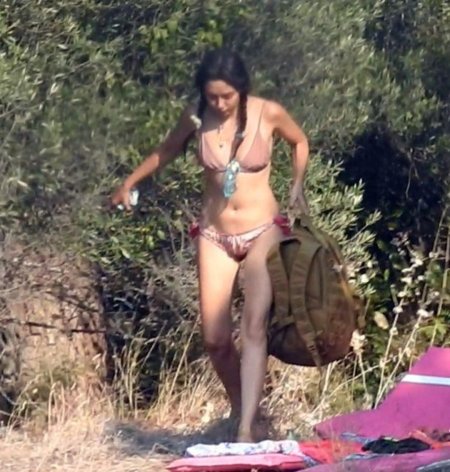 Actress Neslikhan Atagul Sex