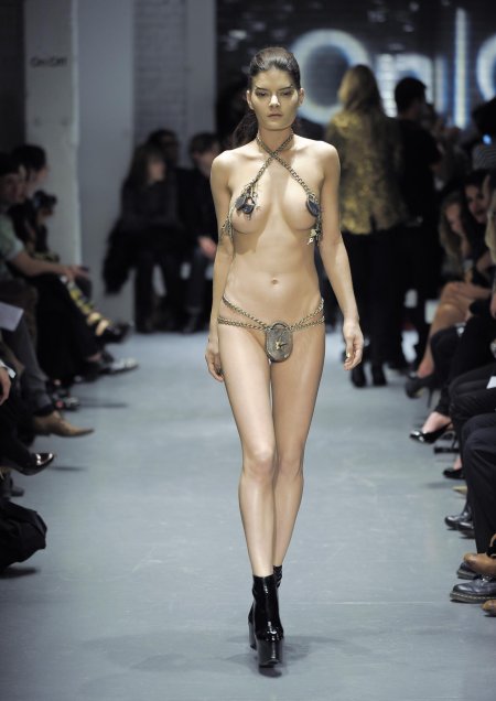 Naked mod Charlie Le Mindur
