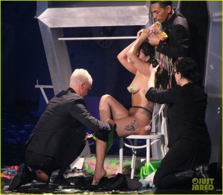 Lady Gaga on stage without panties