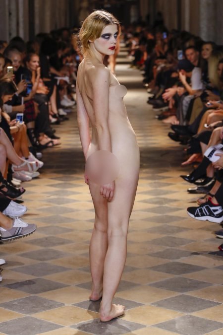 Nudging at fashion shows