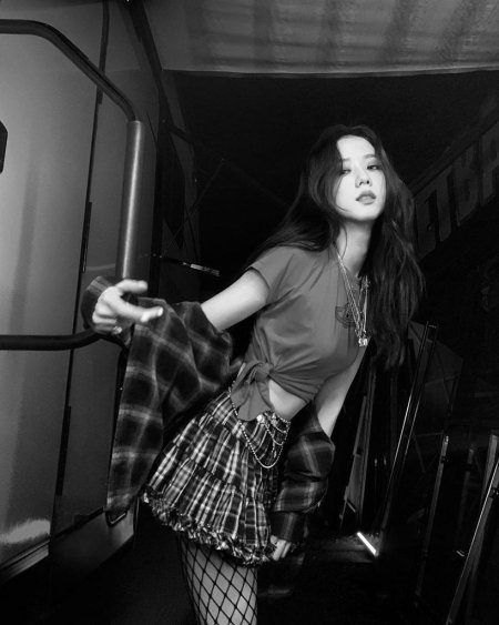 Bb JISU BLECPINK