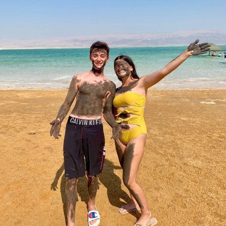 Noah Shnapp with sister