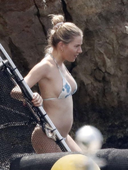 Sienna Miller Paparazzi 2023