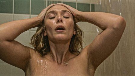 Elizabeth Olsen hot