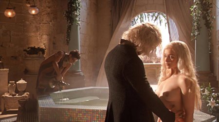 Emilia Clark Naked from the game of Thrones