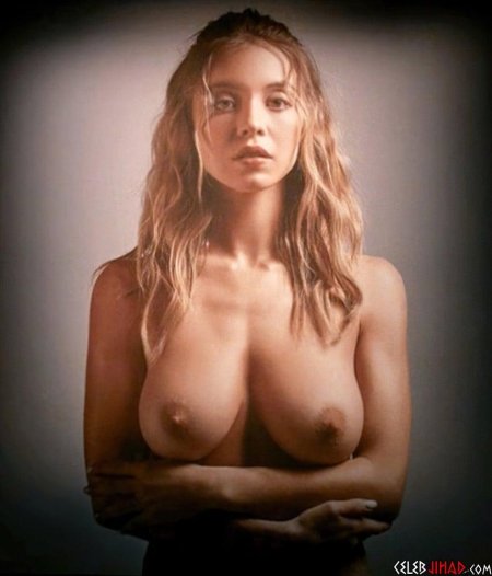 Naked boobs Sidney Suini