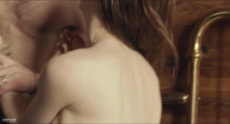 Rose Leslie bed stage