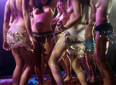 Erotic oriental dancing
