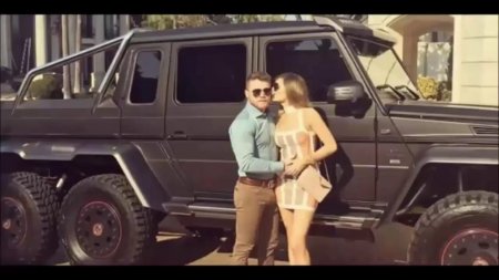 A guy with girl on Gelik