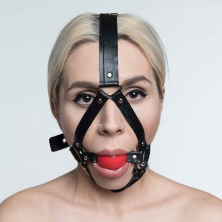 Katerina Pyglet gag Bdsm
