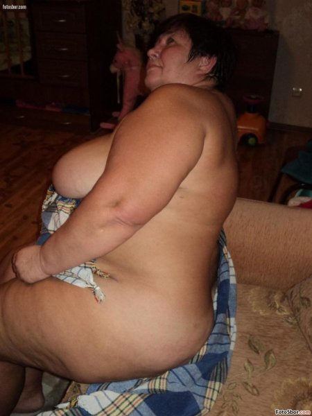 Fat mother -in -law with bare tits
