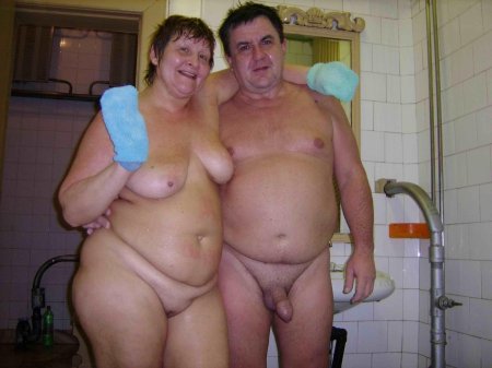 Naked fat women in the bath
